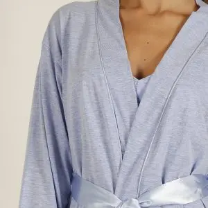 Bata de mujer estilo clásico