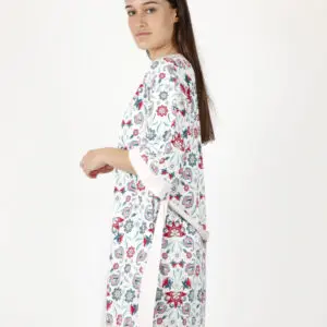 Elegante bata para mujer de manga larga